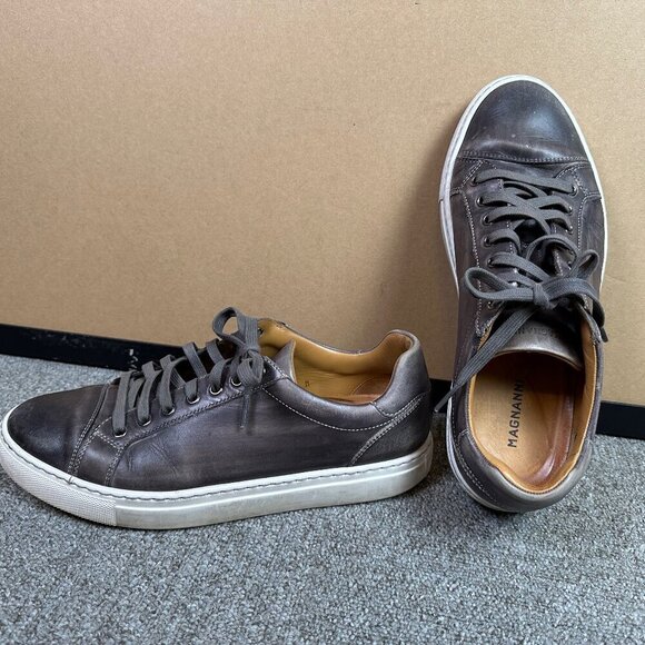 Magnanni Jackson Men's Low Top Leather Sneaker in Grey Mens Size 8